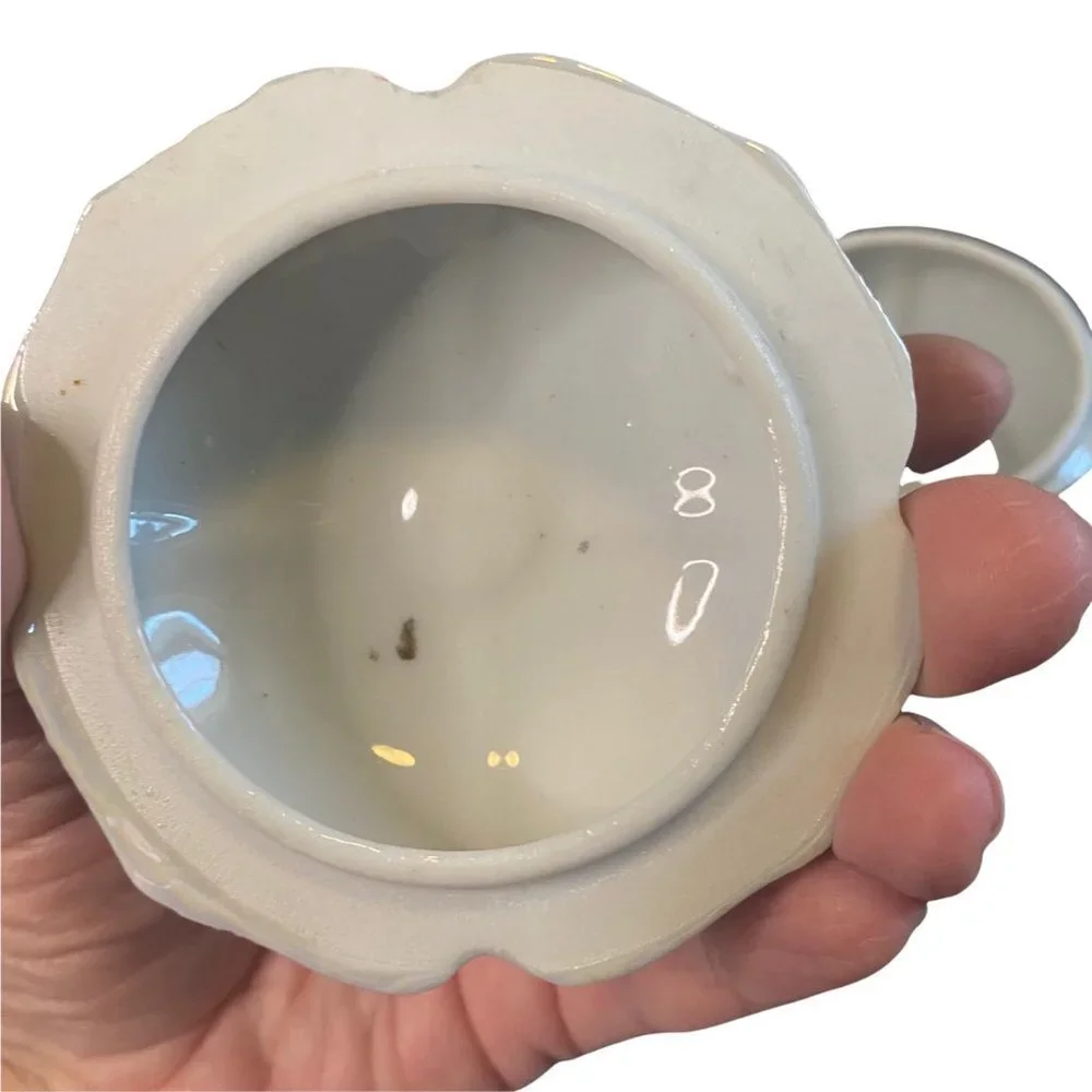 VINTAGE OPALESCENT PORCELAIN TRINKET BOX - Picture 6 of 8